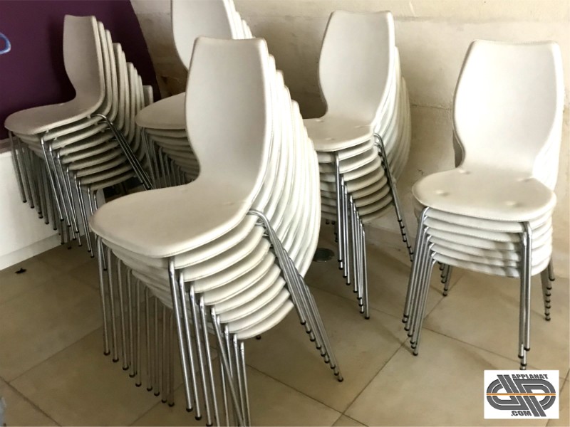 Lot 45 chaises skaï intérieures secteur CHR occasion  VENDU
