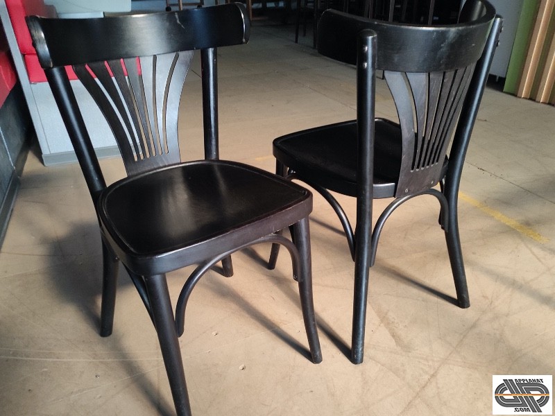 Lot 54 chaises bistrot brasserie bois foncé occasion  VENDU